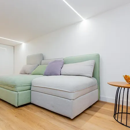 Zalia Kopa In Apartment
