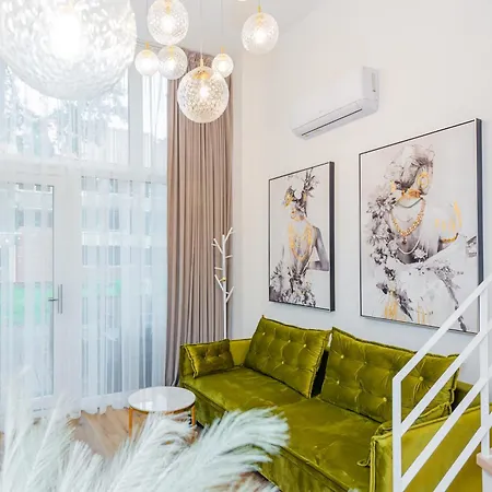 Zalia Kopa In Apartment